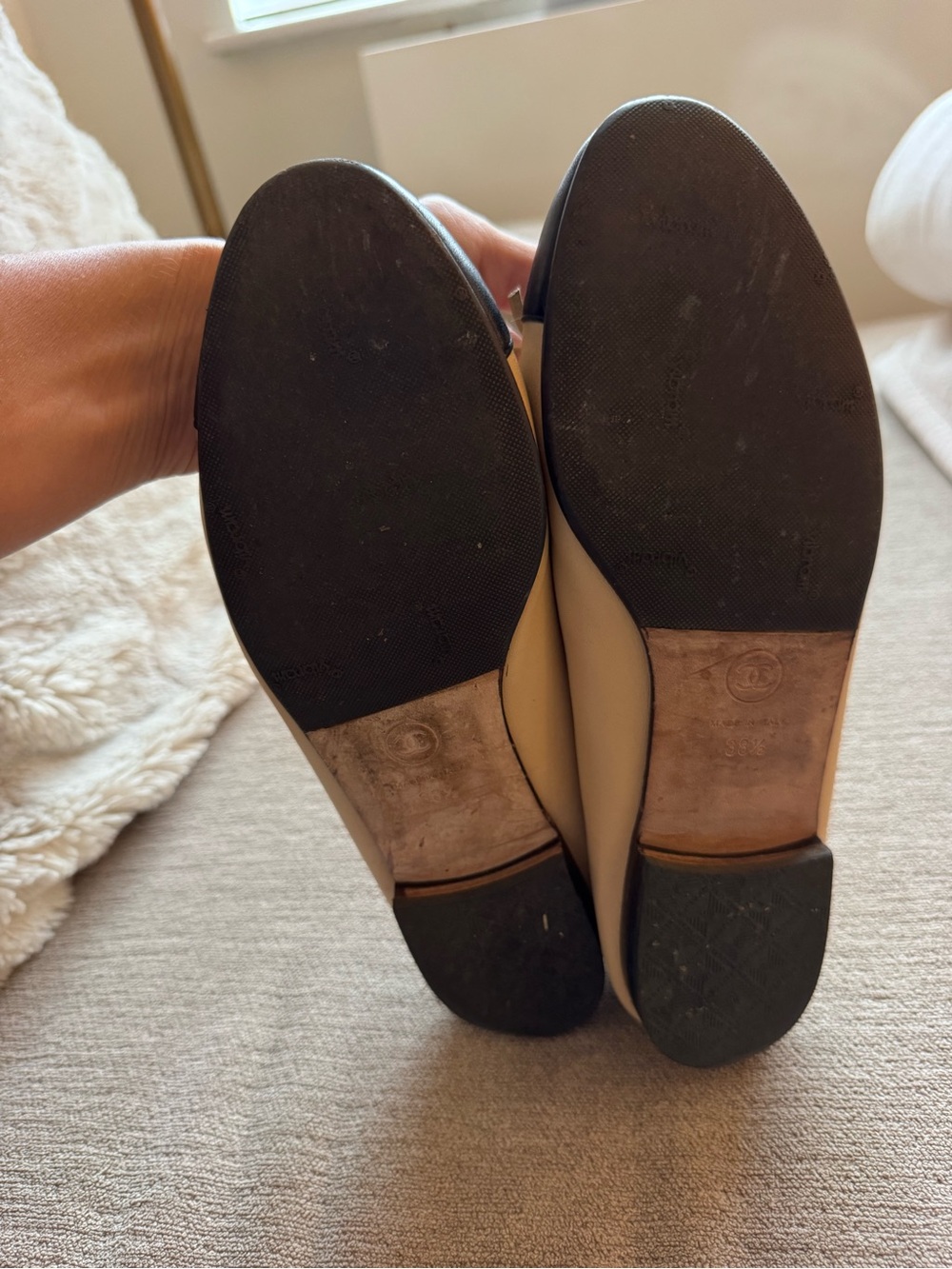 CHANEL Beige Leather Ballerina Flats with Black Cap Toe - Picture 6 of 7